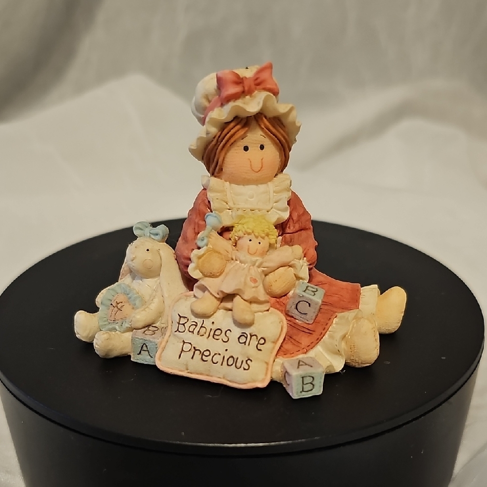 VTG - Heart Tugs Figurine - Babies Are Precious.